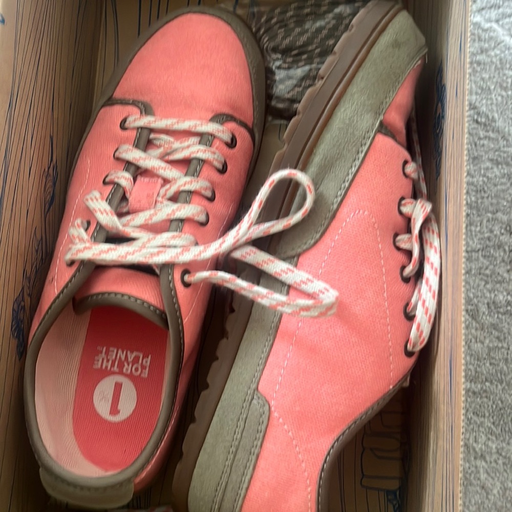 Patagonia sneakers size 7.5